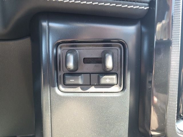 2025 Ford F-150 Lightning Platinum