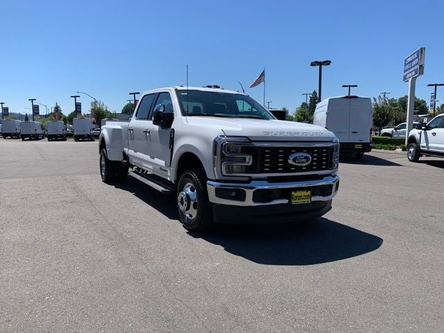 2025 Ford F-350SD Lariat DRW