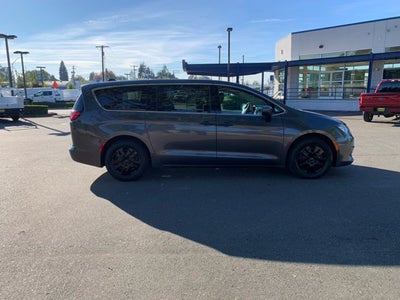 2018 Chrysler Pacifica L