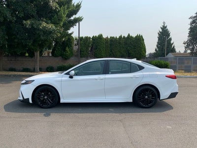 2025 Toyota Camry SE