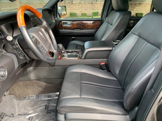 2015 Lincoln Navigator Base