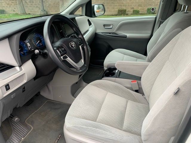 2019 Toyota Sienna LE 7 Passenger