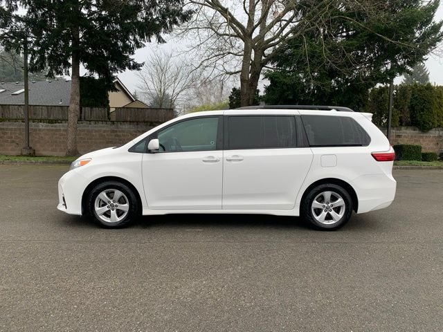 2019 Toyota Sienna LE 7 Passenger