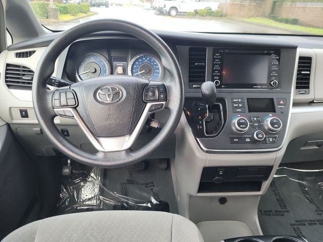 2019 Toyota Sienna LE 7 Passenger