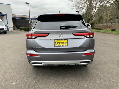 2022 Mitsubishi Outlander SE