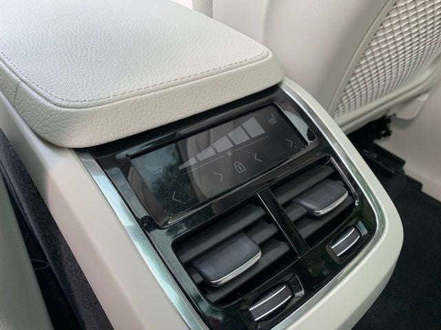2021 Volvo XC90 T5 Momentum