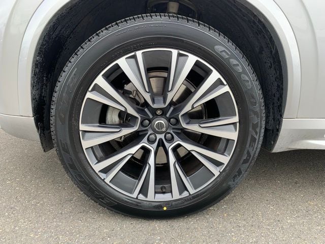 2021 Volvo XC90 T6 Momentum