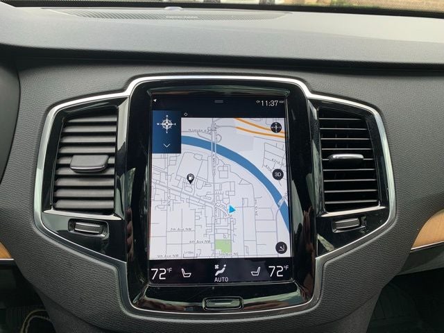 2021 Volvo XC90 T6 Momentum