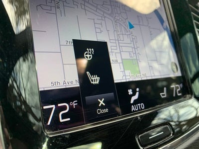 2021 Volvo XC90 T6 Momentum