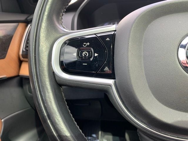 2021 Volvo XC90 T6 Momentum