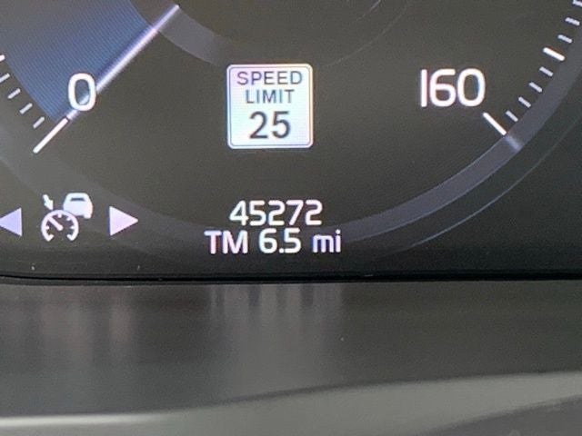 2021 Volvo XC90 T6 Momentum